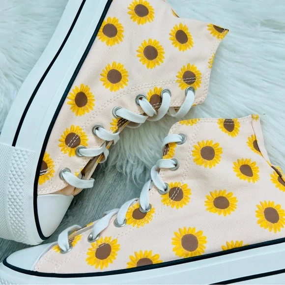 NWT Converse Chuck Taylor All Star Lift Platform Women’s Shoes - Picture 4 of 8